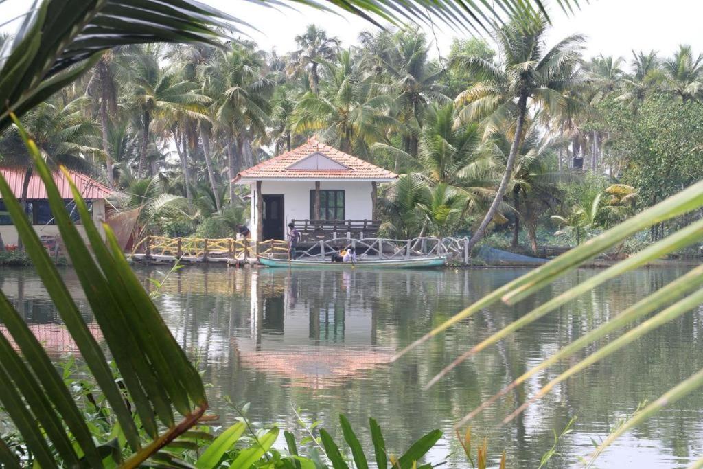 Munroe Island Lake Resort Mundrothuruth Ngoại thất bức ảnh